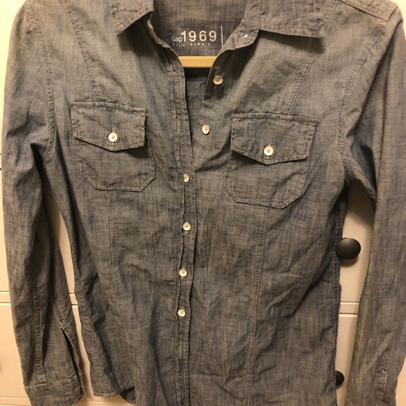 Chambray Gap Button Down (Size XS) - Picture 2 of 2